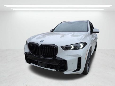 New 2026 BMW X5 xDrive50e w/ M Sport Package AWD/4WD image 8