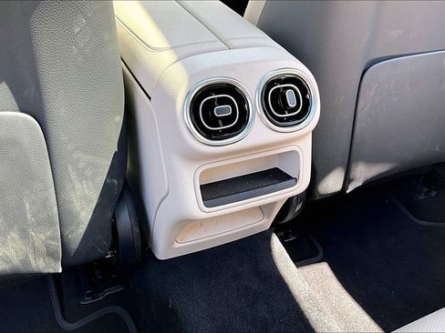 Used 2026 Mercedes-Benz GLC 300 4MATIC image 25