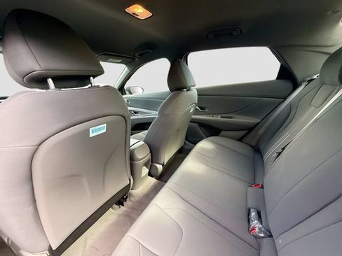 Used 2024 Hyundai Elantra SEL FWD image 24
