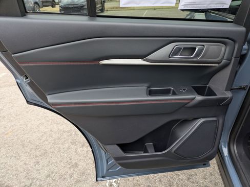 Certified 2025 Ford Explorer ST-Line w/ Premium Package image 31