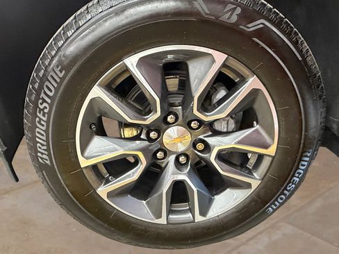 Used 2024 Chevrolet Silverado 1500 LT AWD/4WD image 30
