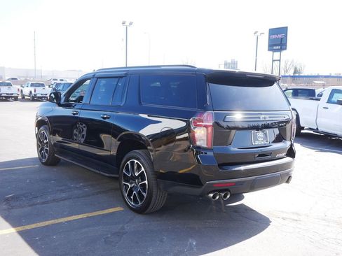 Used 2022 Chevrolet Suburban RST w/ Sport Performance Package image 5