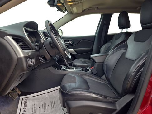 Used 2018 Jeep Cherokee Latitude Plus FWD image 13