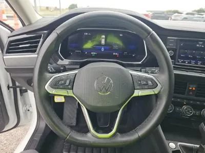 Used 2024 Volkswagen Jetta SE w/ Panoramic Sunroof Package FWD image 10