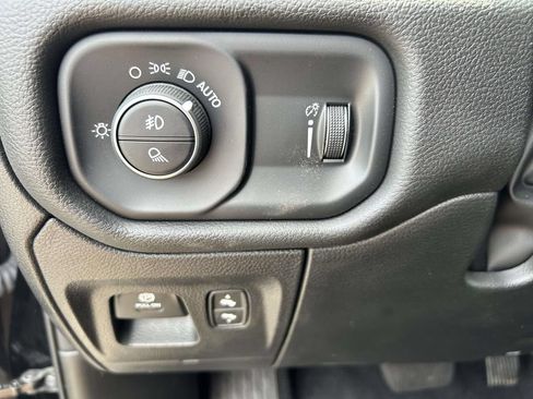 Used 2025 RAM 1500 Big Horn RWD image 18