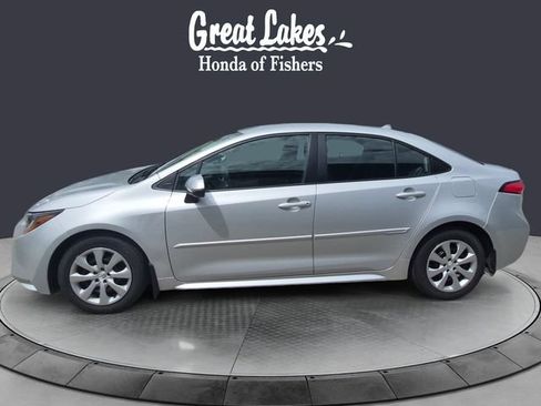 Used 2024 Toyota Corolla LE FWD image 2