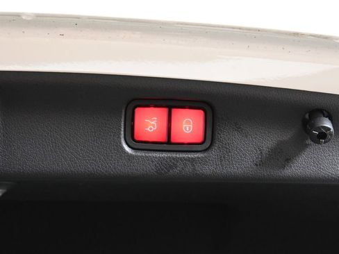 Certified 2023 Mercedes-Benz C 300 4MATIC Sedan image 32