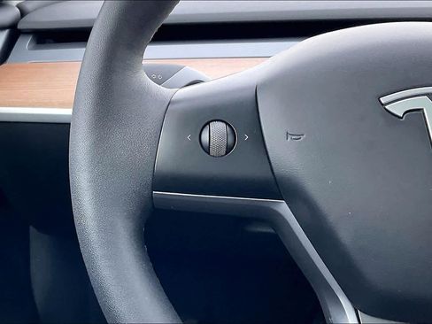 Used 2024 Tesla Model Y Long Range image 26