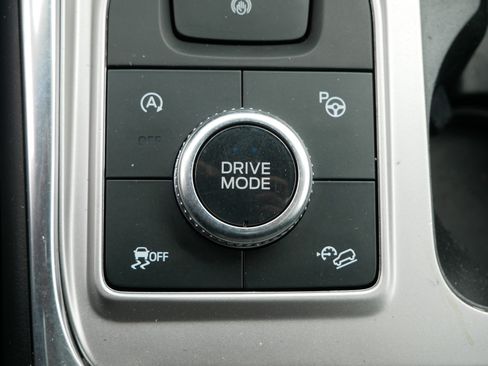 Used 2020 Ford Explorer ST image 31