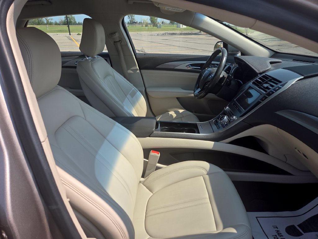 Used 2020 Lincoln MKZ AWD w/ Convenience Package image 35