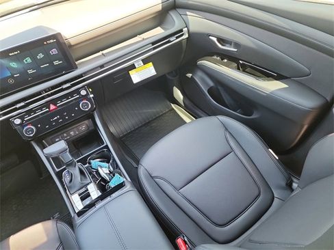 New 2025 Hyundai Santa Cruz SEL image 13