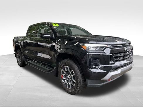 Used 2023 Chevrolet Colorado Z71 w/ Z71 Convenience Package 2 AWD/4WD image 4