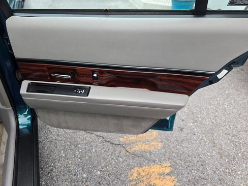 Used 1997 Buick Le Sabre Custom w/ Headliner Lighting Pkg FWD image 15