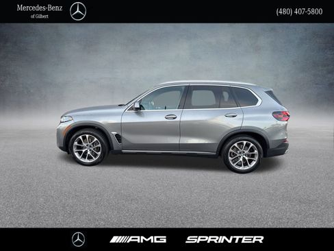 Used 2025 BMW X5 xDrive40i w/ Premium Package image 2