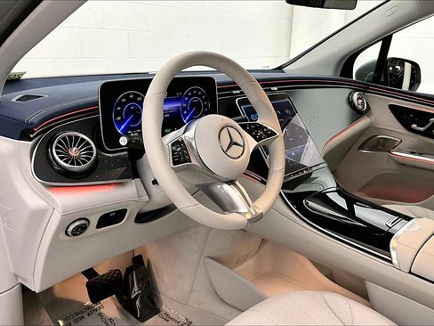 Used 2026 Mercedes-Benz EQE 320+ SUV image 18
