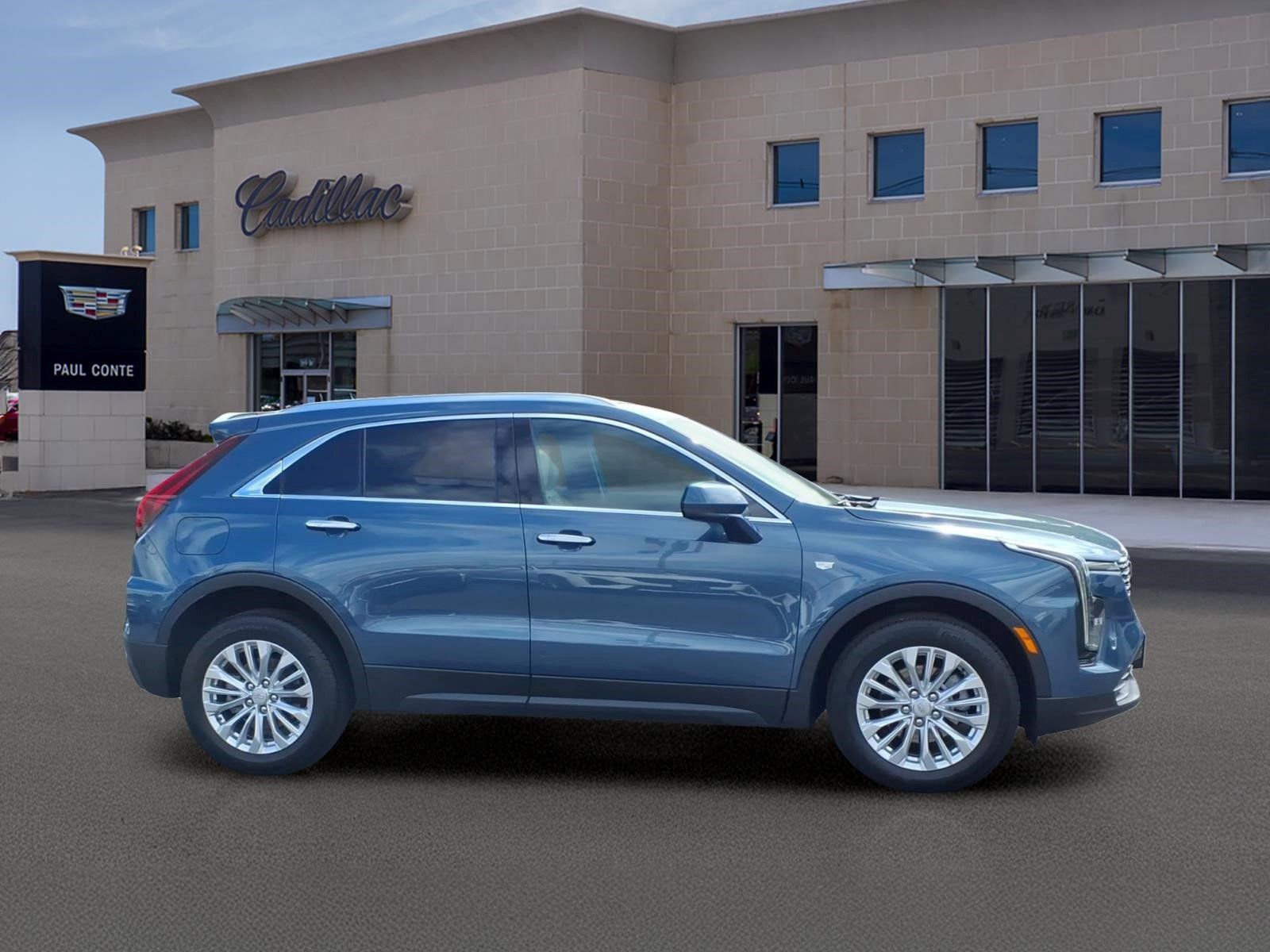 Used 2024 Cadillac XT4 Luxury w/ Cold Weather Package AWD/4WD image 4
