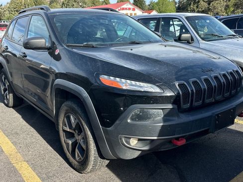 Used 2018 Jeep Cherokee Trailhawk w/ Quick Order Package 27L AWD/4WD image 2