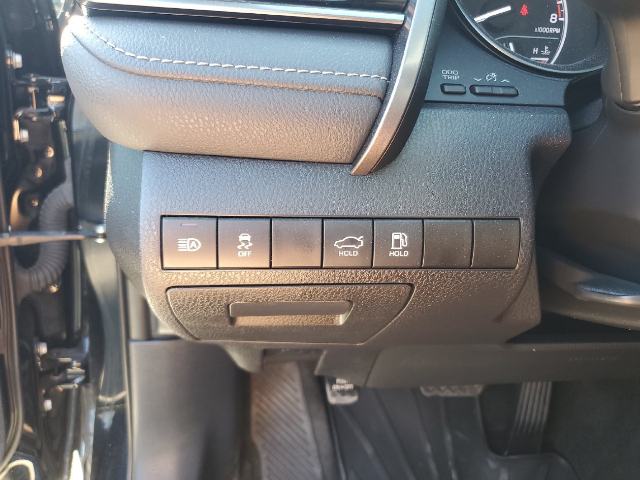 Used 2024 Toyota Camry SE w/ Convenience Package FWD image 29