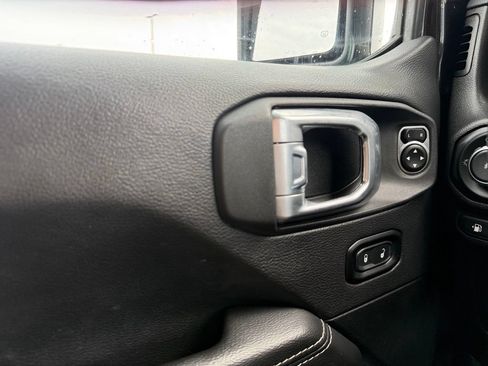 Used 2023 Jeep Wrangler Unlimited Sahara w/ Cold Weather Group AWD/4WD image 12