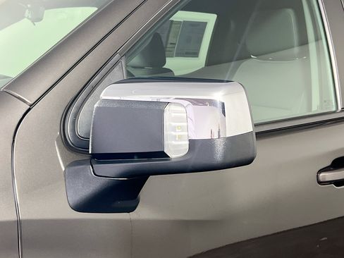 Used 2021 Chevrolet Silverado 1500 LT w/ Z71 Off-Road Package image 12