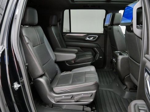 Used 2023 Chevrolet Suburban RST image 18