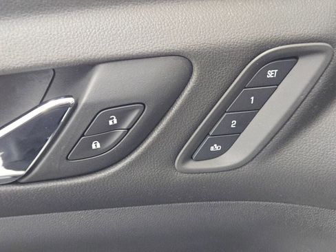 Used 2023 GMC Acadia SLT w/ Preferred Package image 25