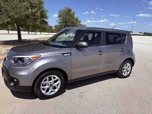 Used 2019 Kia Soul FWD image 3