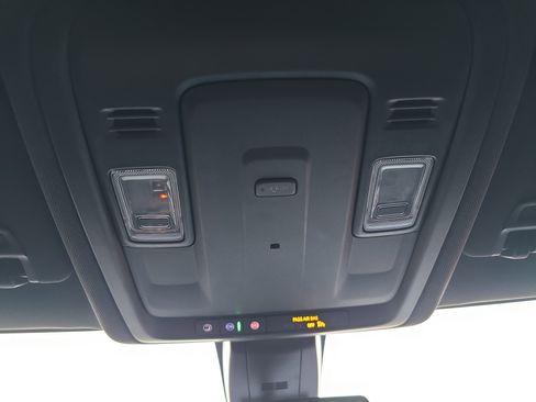 Used 2022 Chevrolet Suburban LS image 33