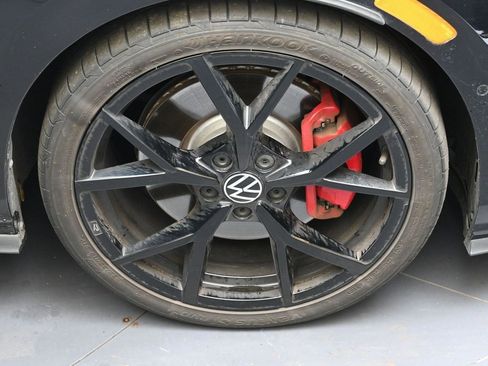 Certified 2024 Volkswagen GTI Autobahn image 9