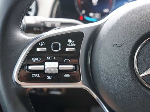 Used 2023 Mercedes-Benz EQB 300 4MATIC image 16