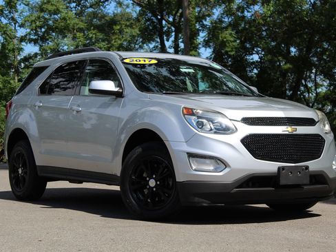 Used 2017 Chevrolet Equinox LT w/ Convenience Package FWD image 1