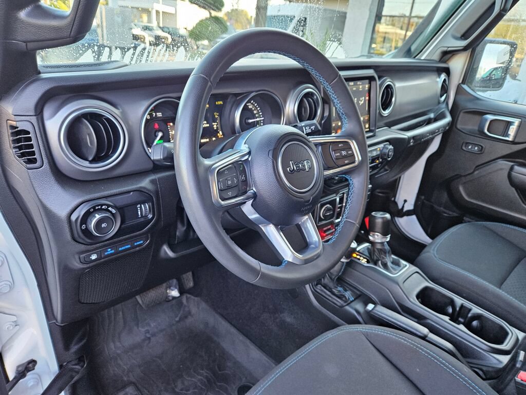 Used 2023 Jeep Wrangler Unlimited Rubicon 4xe w/ Steel Bumper Group AWD/4WD image 15