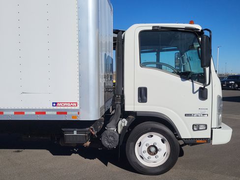 Used 2018 Isuzu NPR image 6