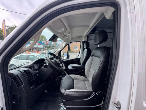 Used 2025 RAM ProMaster 2500 w/ Convenience Group FWD image 9