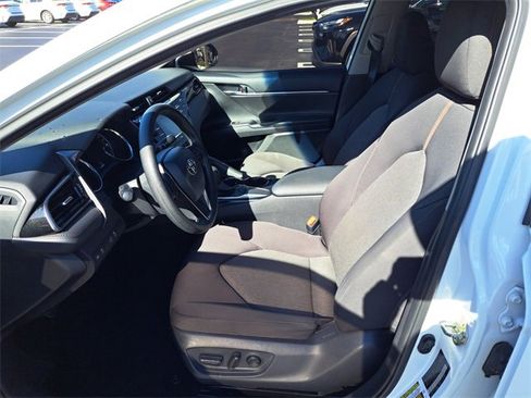 Used 2020 Toyota Camry LE image 17