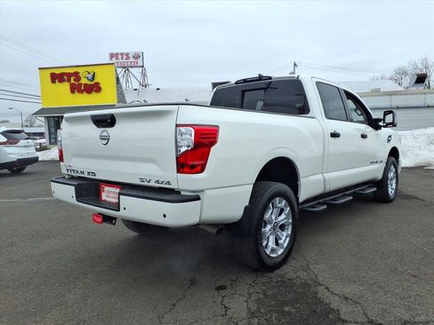 Certified 2024 Nissan Titan SV w/ SV Convenience Package image 3