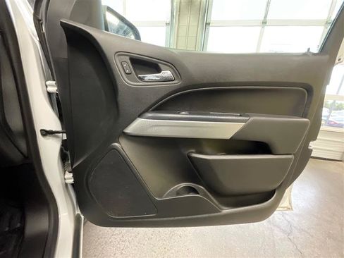 Used 2020 Chevrolet Colorado LT w/ Safety Package image 15