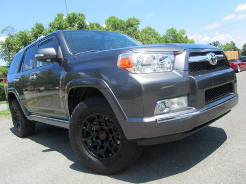 Used 2011 Toyota 4Runner SR5 AWD/4WD image 2