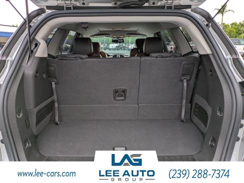 Used 2011 Buick Enclave CXL w/ Trailering Provision Package FWD image 11
