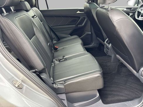 Used 2022 Volkswagen Tiguan SE R-Line AWD/4WD image 17