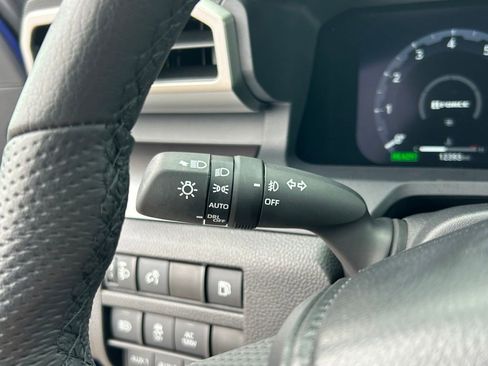 Used 2025 Toyota Tacoma TRD Sport w/ TRD Sport Upgrade Package image 27