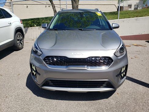 Used 2022 Kia Niro LXS FWD image 2