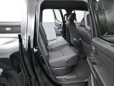 Certified 2025 Toyota Tacoma SR5 image 30