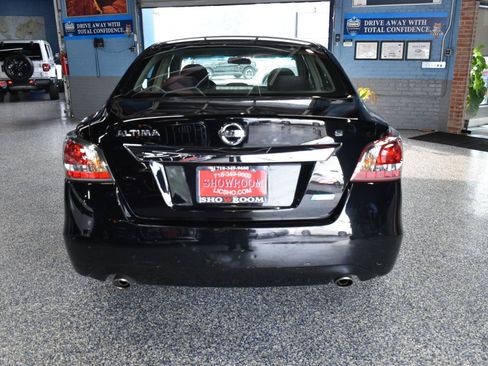 Used 2013 Nissan Altima 2.5 S FWD image 6