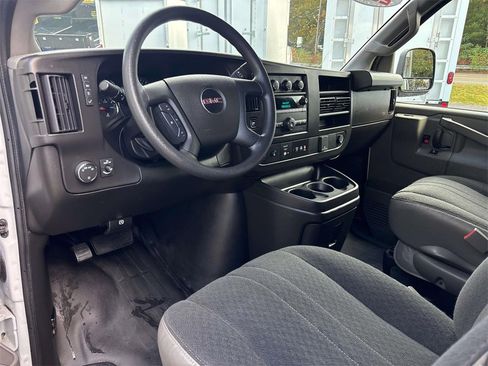 Used 2023 GMC Savana 2500 w/ Driver Convenience Package image 7