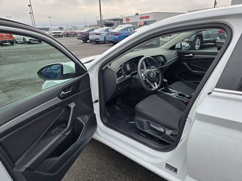 Used 2019 Volkswagen Jetta S image 19