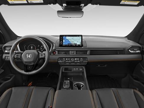 Used 2025 Honda Pilot TrailSport image 3