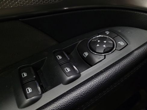 Used 2018 Ford Explorer XLT w/ Equipment Group 202A AWD/4WD image 27
