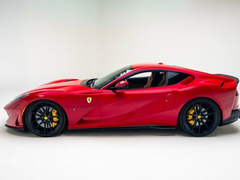 Used 2019 Ferrari 812 Superfast image 14
