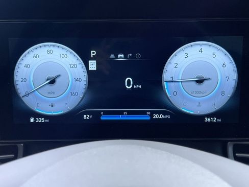 Used 2025 Hyundai Elantra SEL image 17